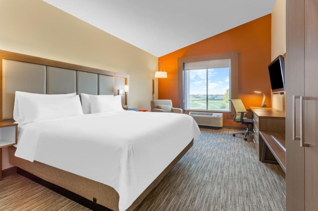 Holiday Inn Express Rockford-Loves Park By Ihg Bagian luar foto