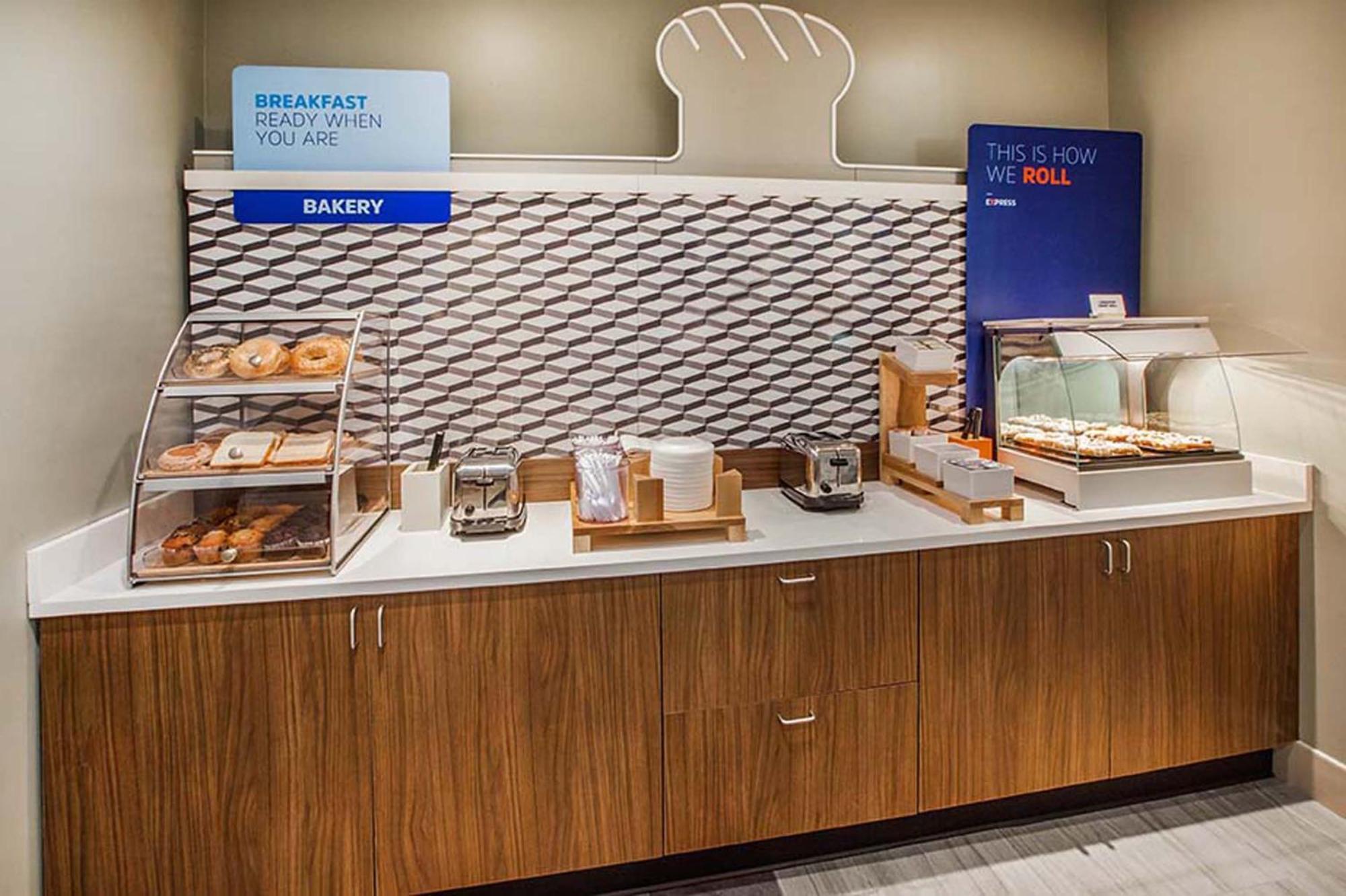 Holiday Inn Express Rockford-Loves Park By Ihg Bagian luar foto