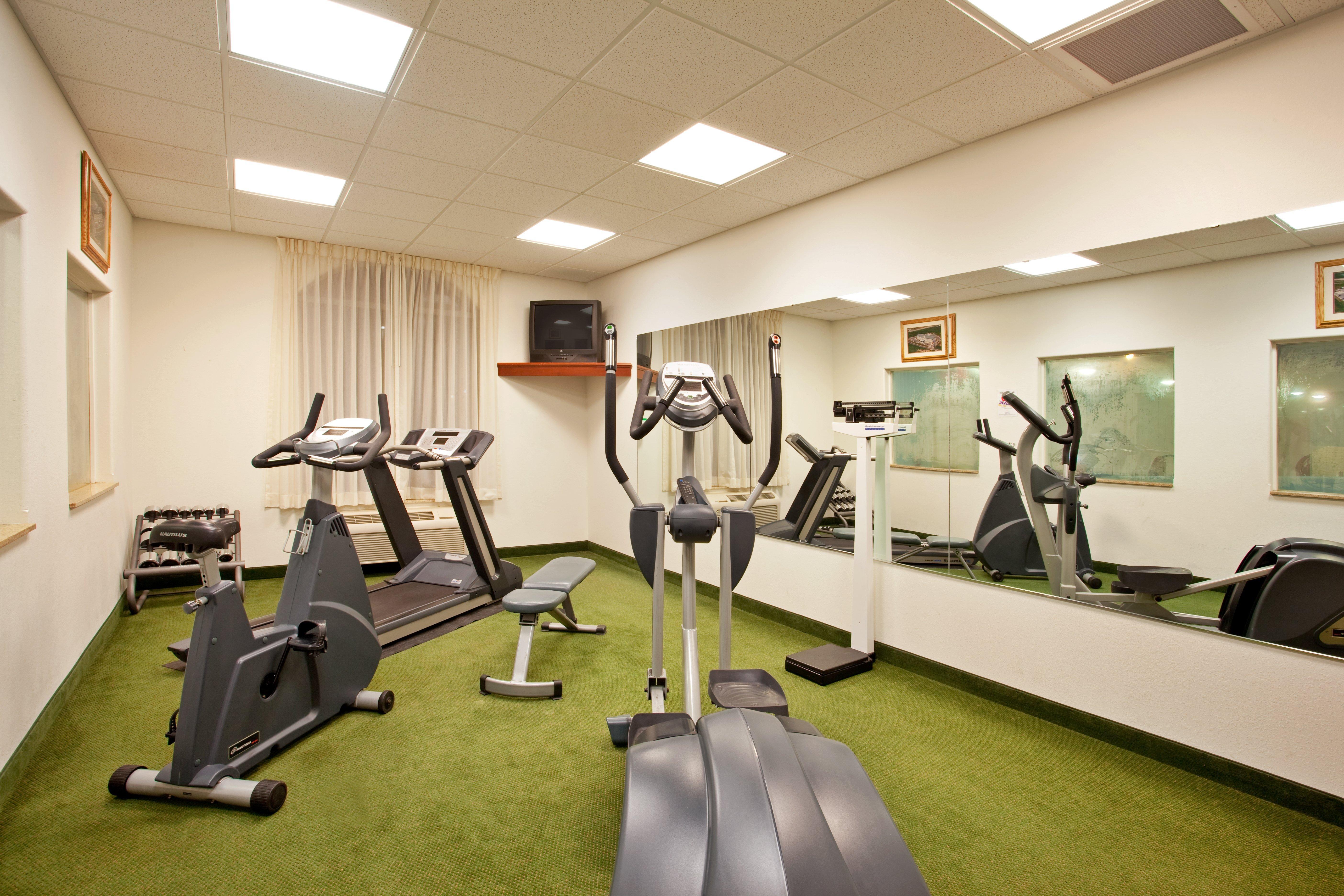 Holiday Inn Express Rockford-Loves Park By Ihg Bagian luar foto