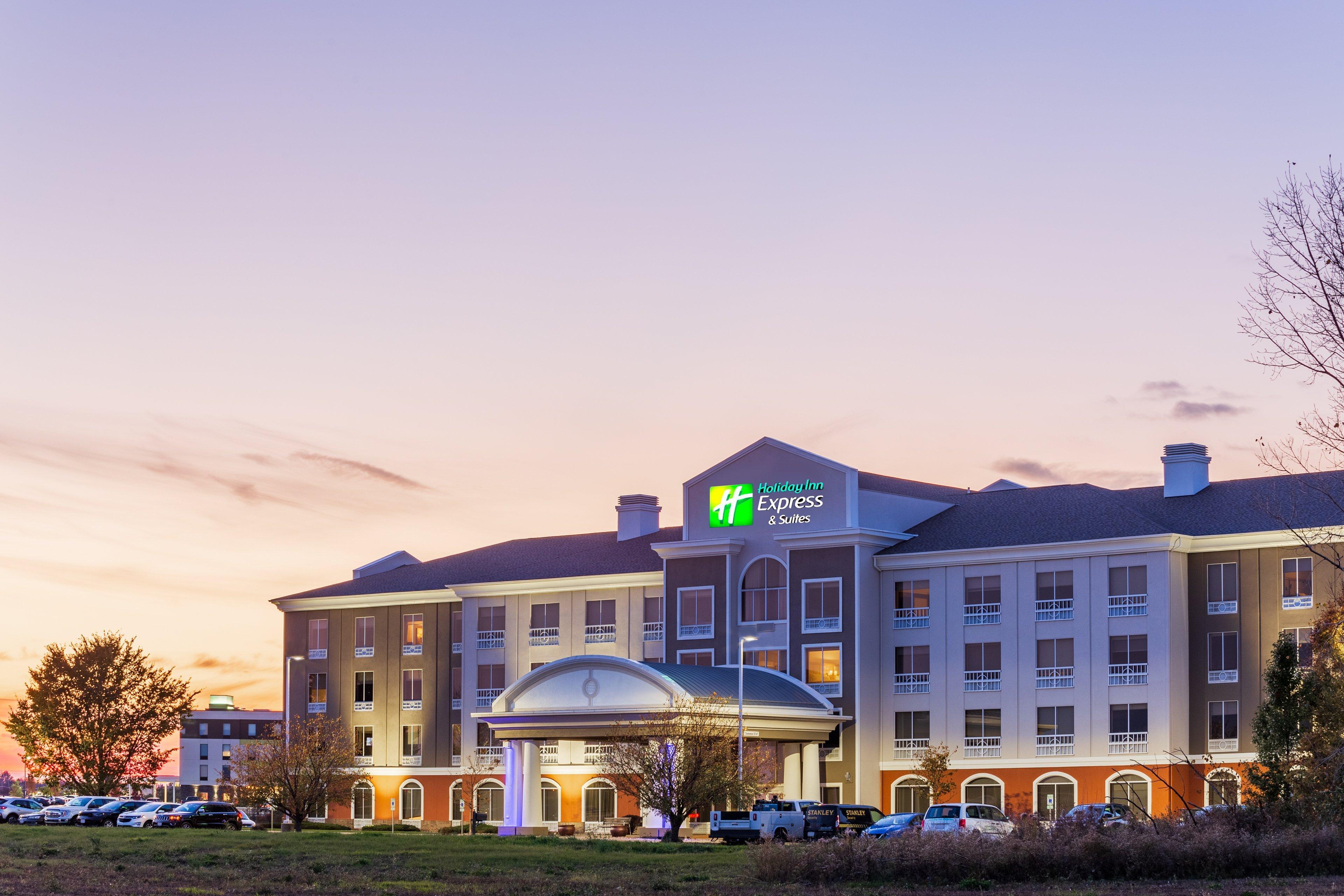 Holiday Inn Express Rockford-Loves Park By Ihg Bagian luar foto
