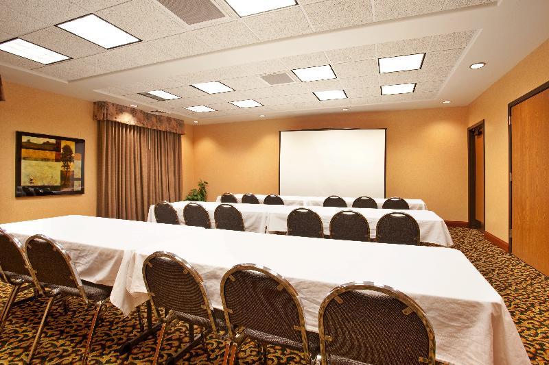 Holiday Inn Express Rockford-Loves Park By Ihg Bagian luar foto