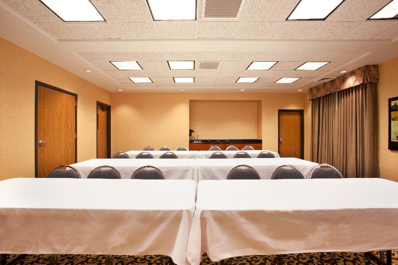 Holiday Inn Express Rockford-Loves Park By Ihg Bagian luar foto